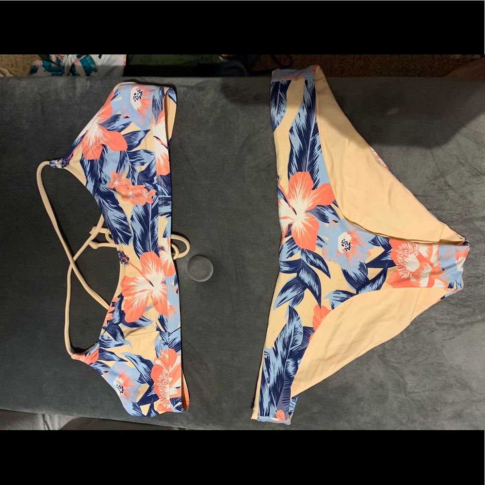 Rip curl peach swimsuit floral tropical print